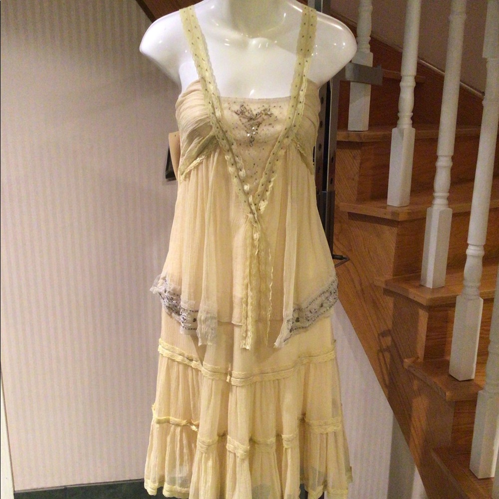 💕 💕4X HOST PICK💕💕⬇️Price Drop⬇️NWT Loose fitting Silk dress with beading